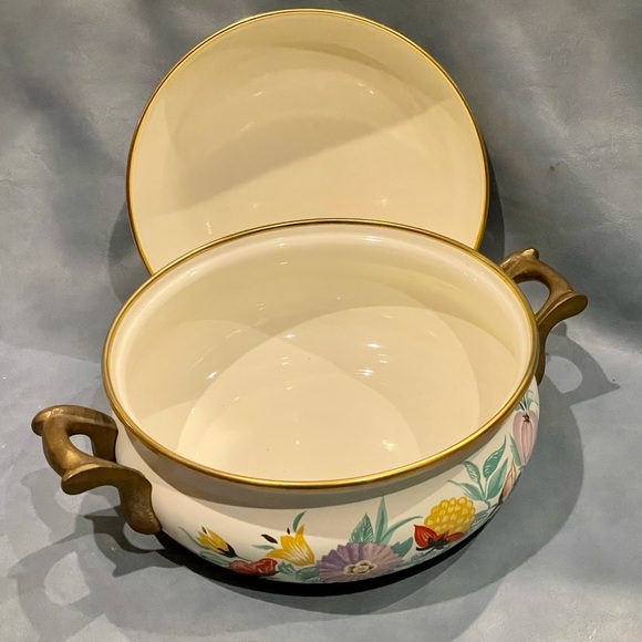 Asta Vintage 7” Dutch oven w/flower print & brass handles never used like new - Picture 6 of 6